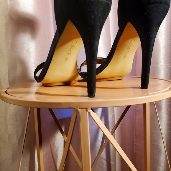 Calvin Klein Vivian Platform Sandal - Picture 9 of 14